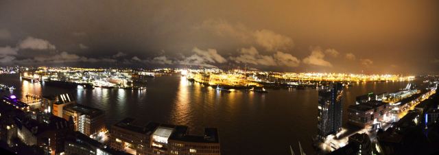 Hamburg at night